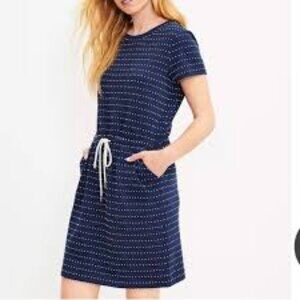 Lou & Grey XS polka-dot textured drawstring pocket dress in Navy